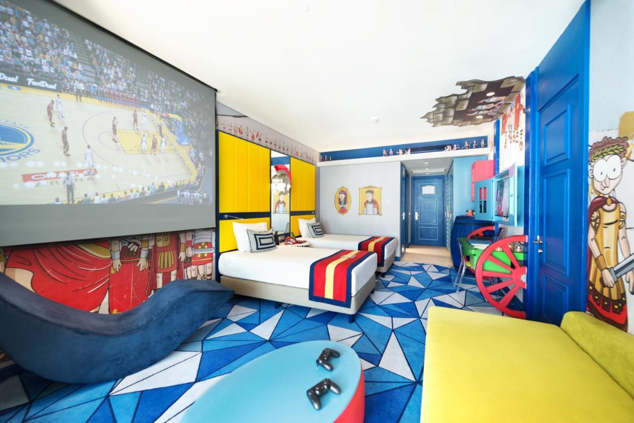 The Land Of Legends Kingdom Hotel - All-In Concept Belek Exterior foto A room at the Legoland Hotel