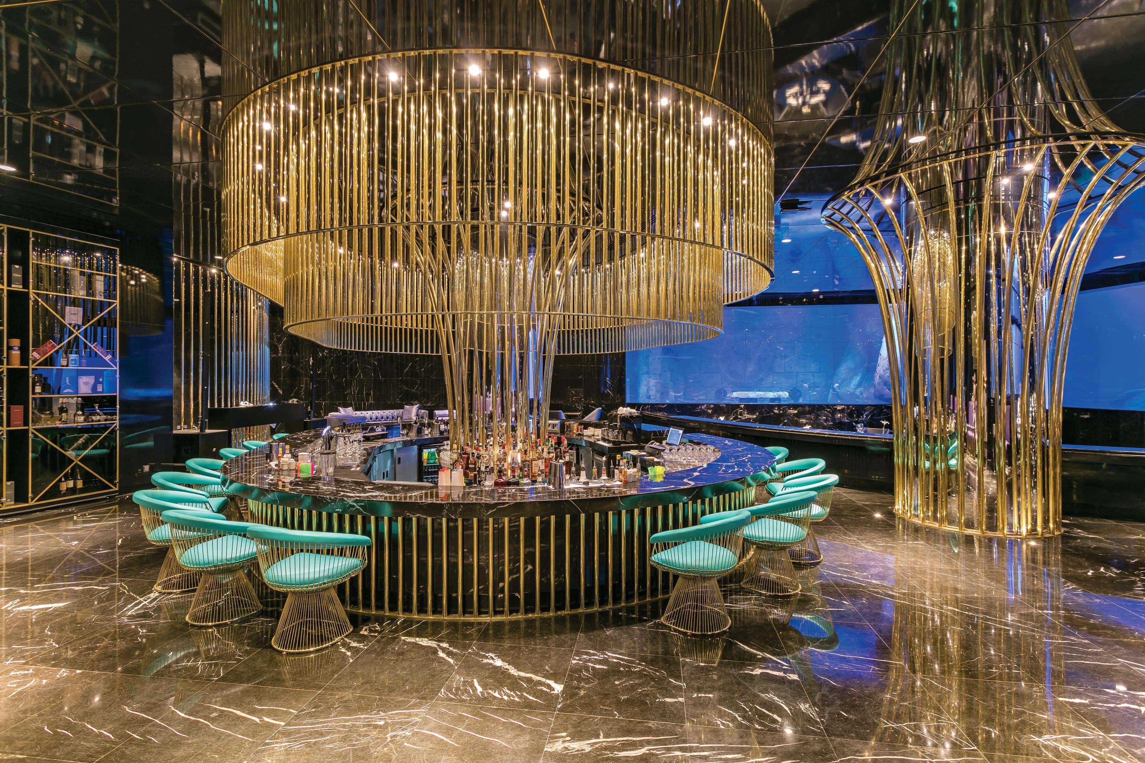 The Land Of Legends Kingdom Hotel - All-In Concept Belek Exterior foto The bar at the restaurant