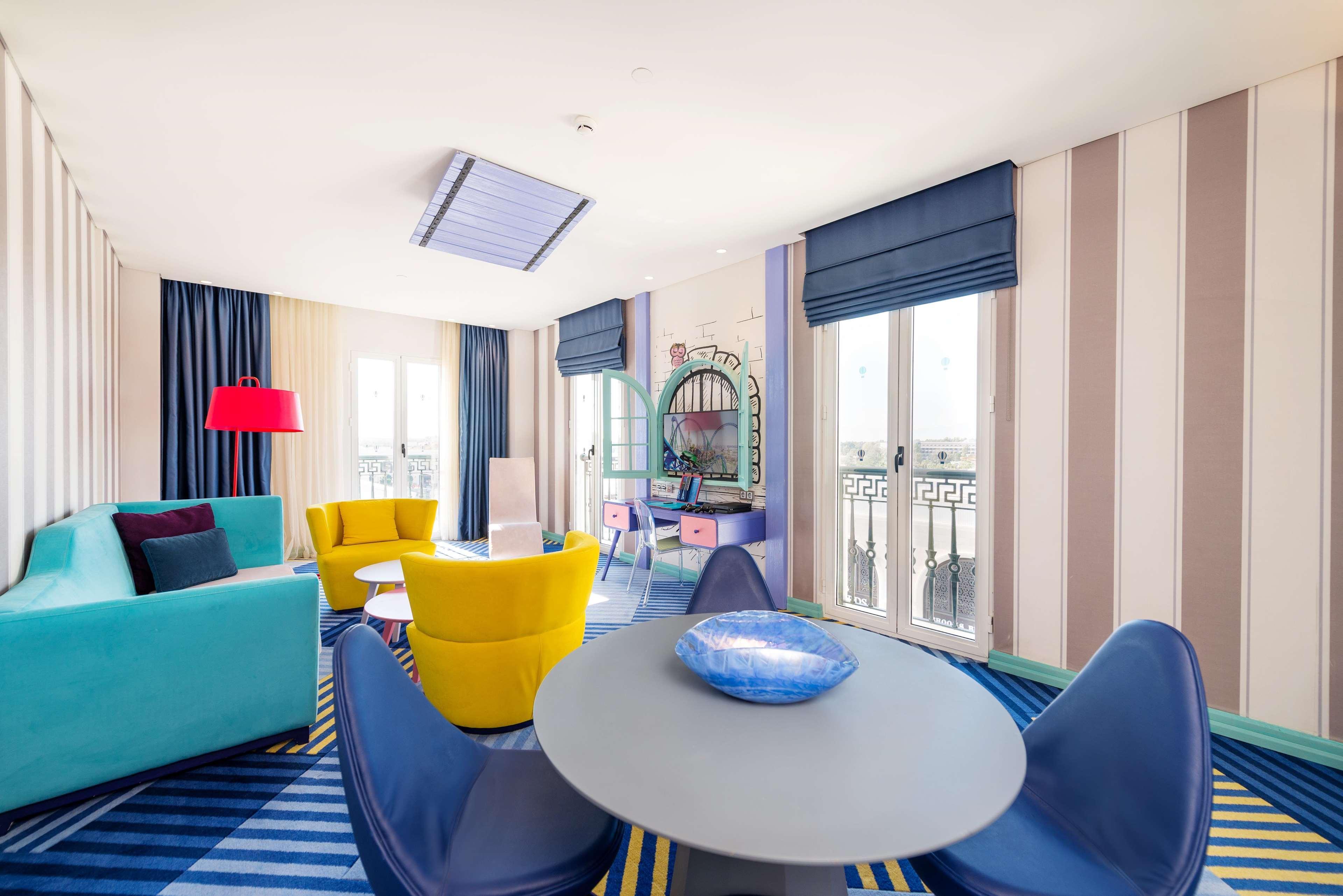 The Land Of Legends Kingdom Hotel - All-In Concept Belek Exterior foto A suite at the W Paris-Opéra