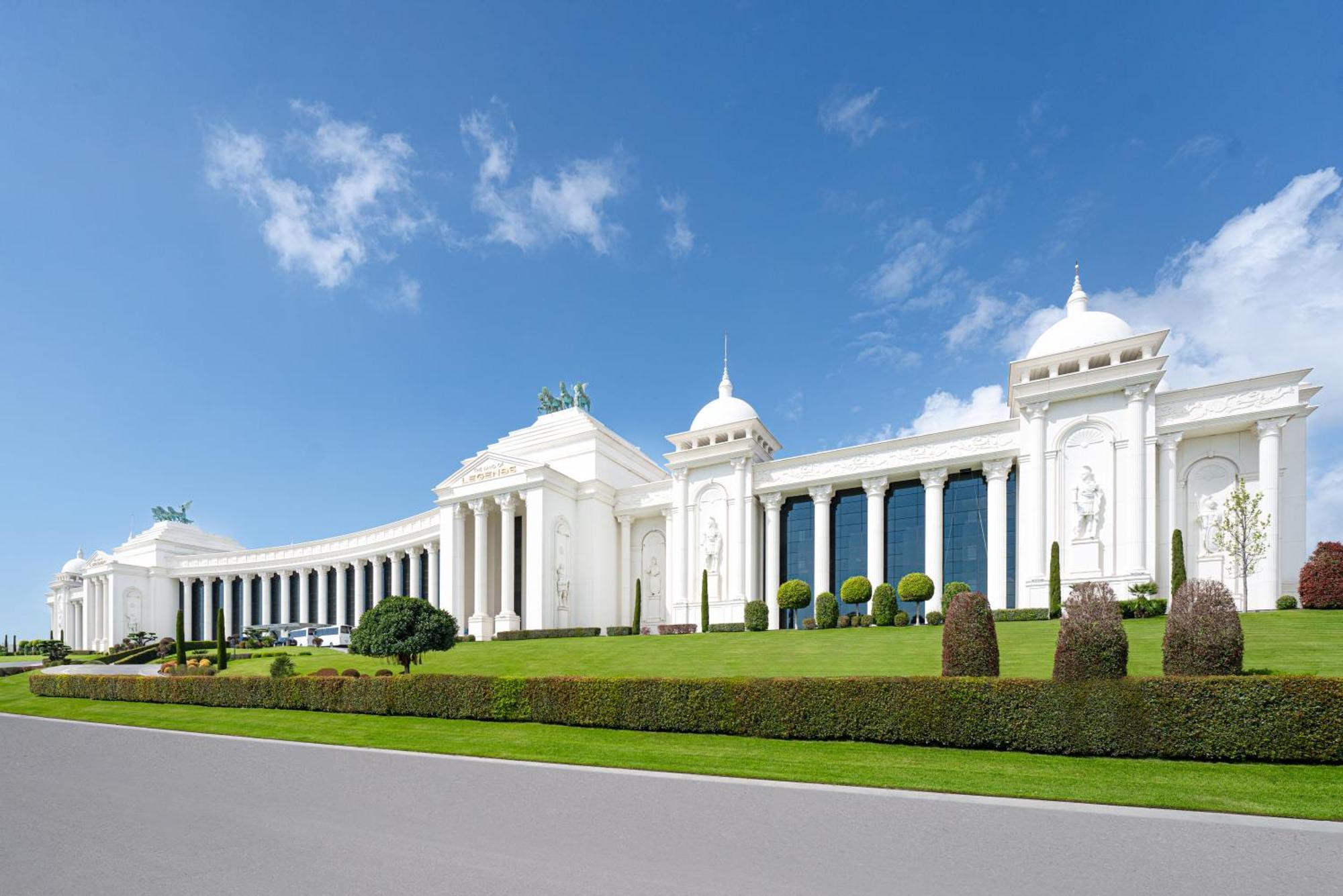The Land Of Legends Kingdom Hotel - All-In Concept Belek Exterior foto The Royal Project Administration building